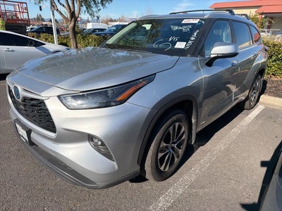 2024 Toyota Highlander Hybrid XLE