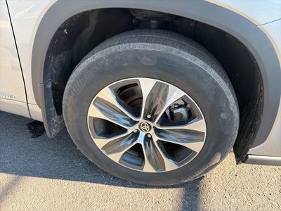 2024 Toyota Highlander Hybrid XLE