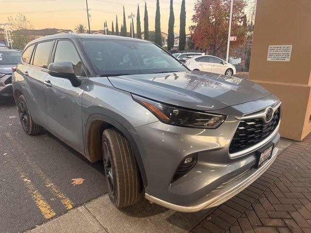 2023 Toyota Highlander LE