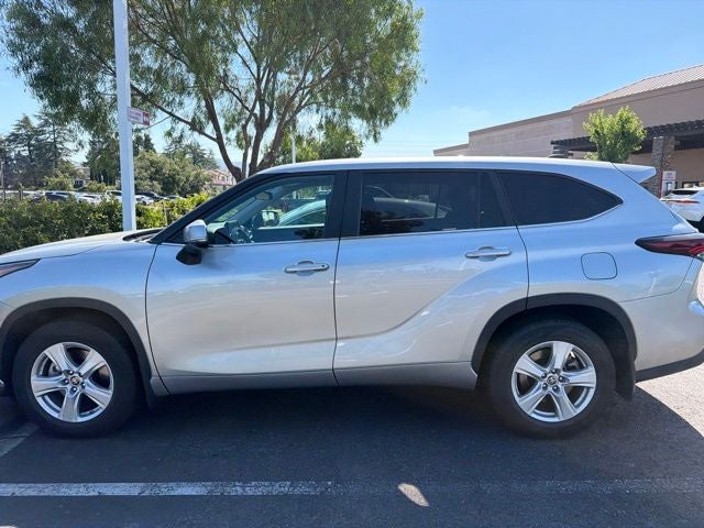 2024 Toyota Highlander LE