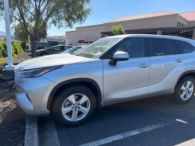 2024 Toyota Highlander LE