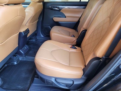 2024 Toyota Highlander Platinum