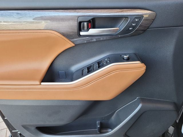2024 Toyota Highlander Platinum