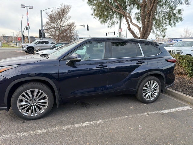 2024 Toyota Highlander Platinum