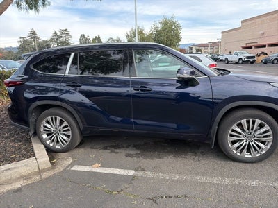 2024 Toyota Highlander Platinum