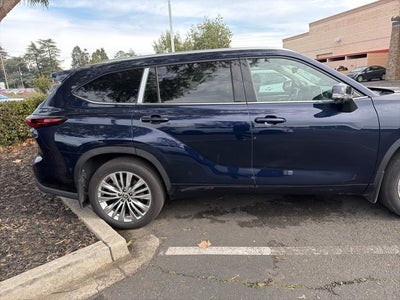 2024 Toyota Highlander Platinum