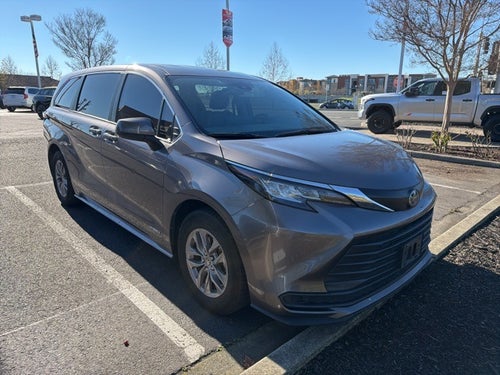 2021 Toyota Sienna LE 8 Passenger