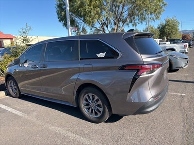 2021 Toyota Sienna LE 8 Passenger