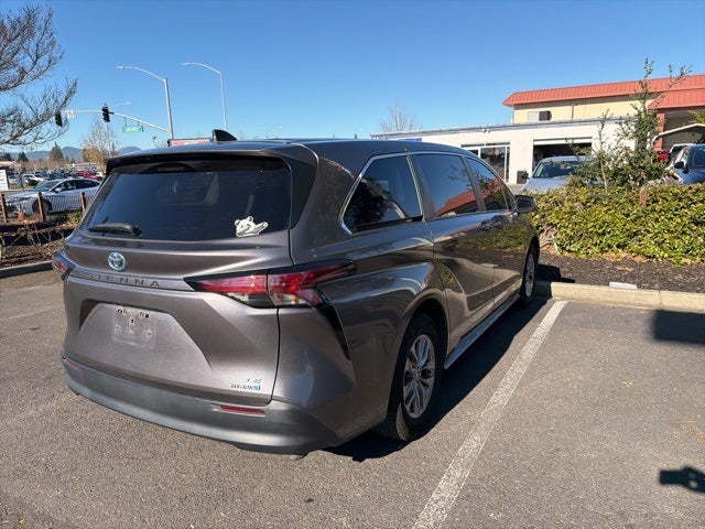 2021 Toyota Sienna LE 8 Passenger