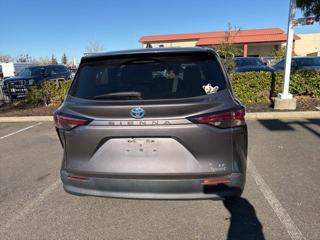 2021 Toyota Sienna LE 8 Passenger