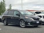 2017 Toyota Sienna SE 8 Passenger