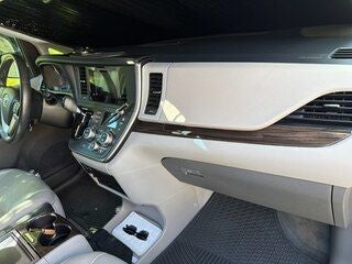 2015 Toyota Sienna L 7 Passenger