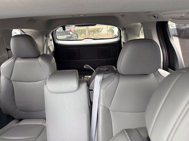 2023 Toyota Sienna XLE 8 Passenger