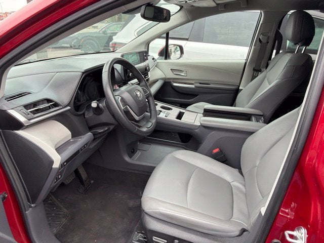 2023 Toyota Sienna XLE 8 Passenger