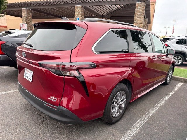2023 Toyota Sienna XLE 8 Passenger