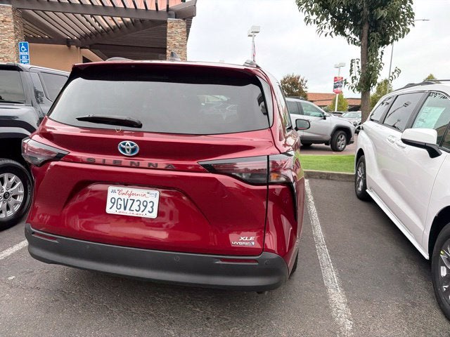 2023 Toyota Sienna XLE 8 Passenger