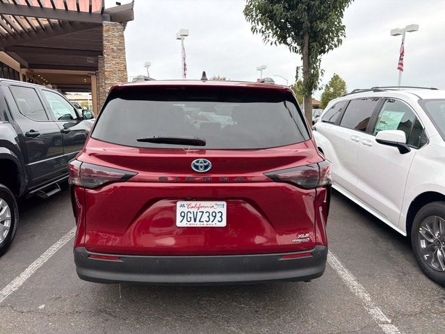 2023 Toyota Sienna XLE 8 Passenger