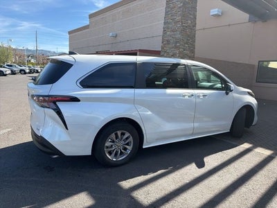 2025 Toyota Sienna XLE