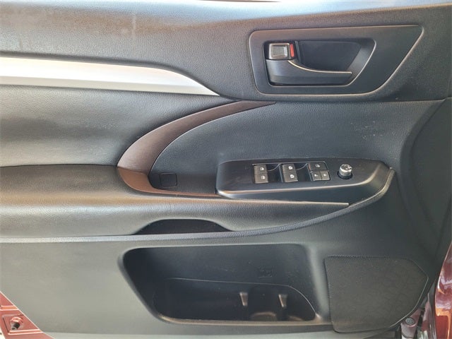 2017 Toyota Highlander LE