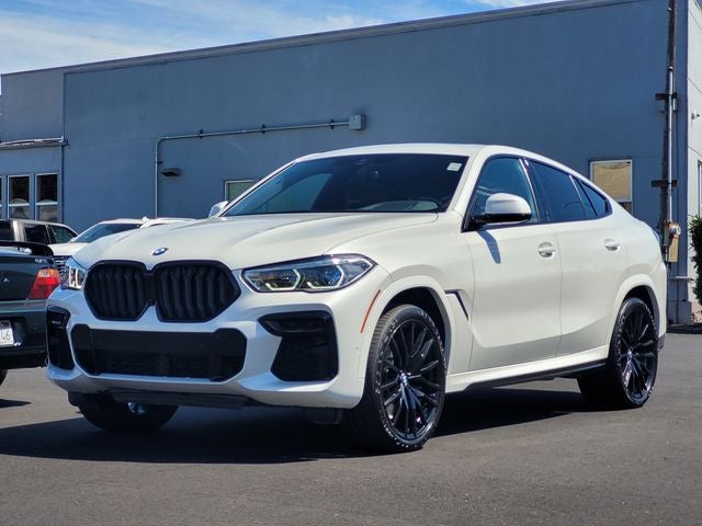 2022 BMW X6 M50i