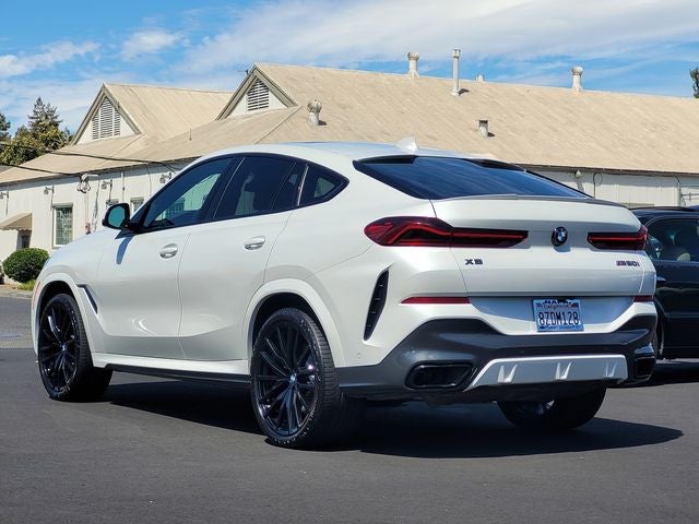 2022 BMW X6 M50i