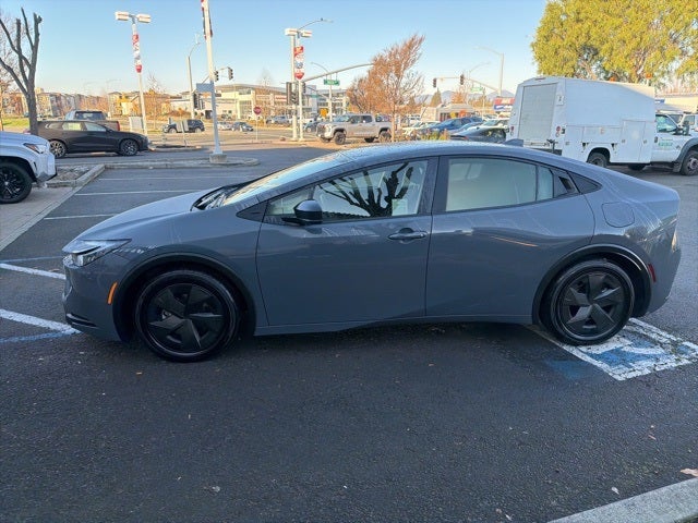 2024 Toyota Prius Prime SE