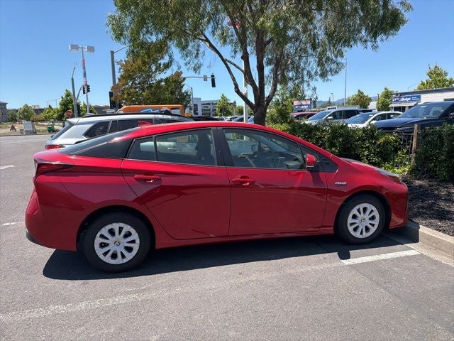 2019 Toyota Prius LE