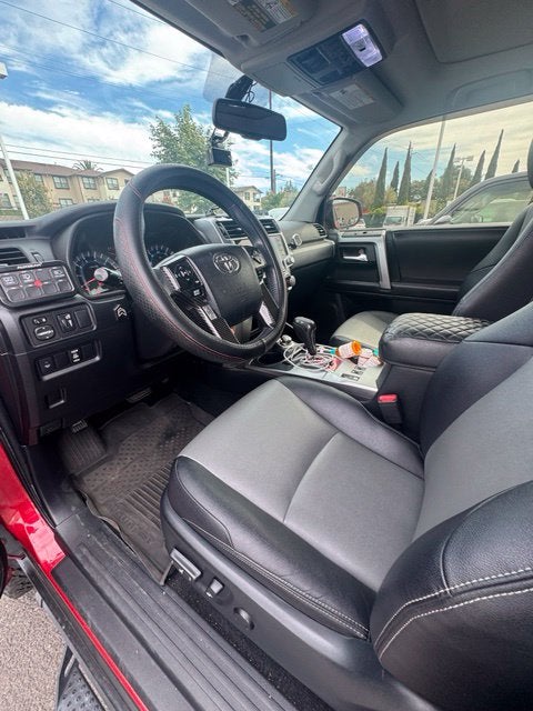 2016 Toyota 4Runner SR5 Premium w/ Third Row Seating