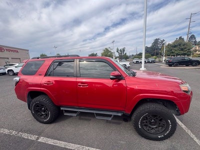 2016 Toyota 4Runner SR5 Premium w/ Third Row Seating