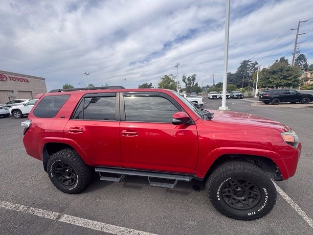 2016 Toyota 4Runner SR5 Premium w/ Third Row Seating