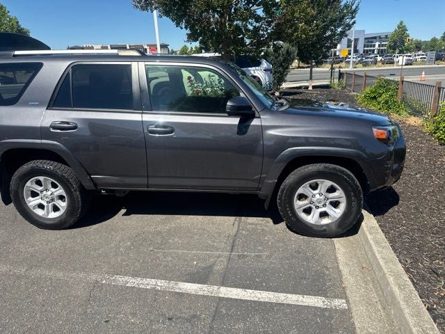 2022 Toyota 4Runner SR5