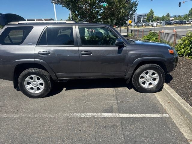 2022 Toyota 4Runner SR5