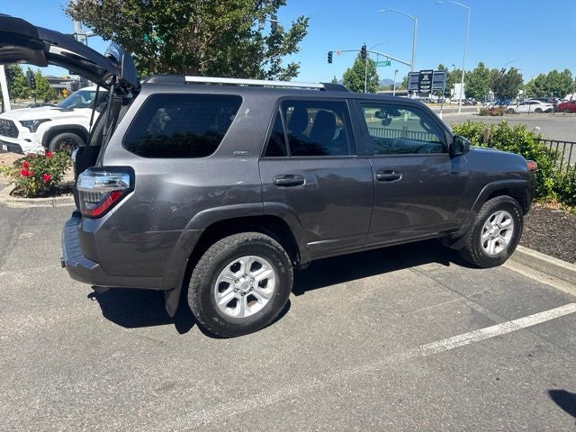 2022 Toyota 4Runner SR5