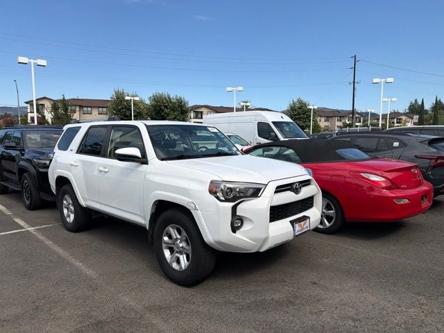 2023 Toyota 4Runner SR5 w/ Third Row Seating