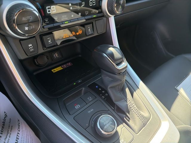 2025 Toyota RAV4 Hybrid XSE