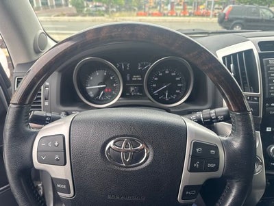 2014 Toyota Land Cruiser Base