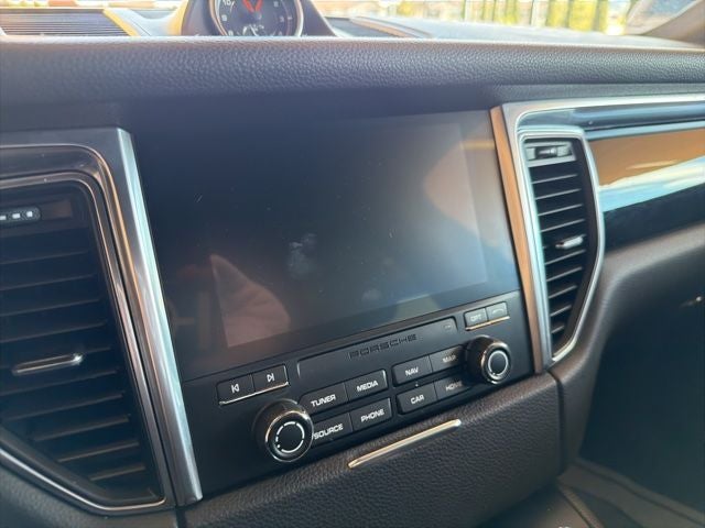 2018 Porsche Macan Base